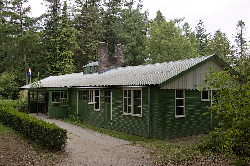 Exterieur van de Molukse barak in het Nederlands Openluchtmuseum