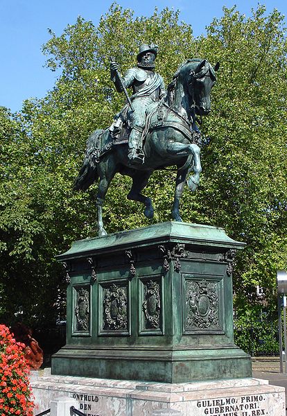 Ruiterstandbeeld van Willem van Oranje uit 1845 in Den Haag